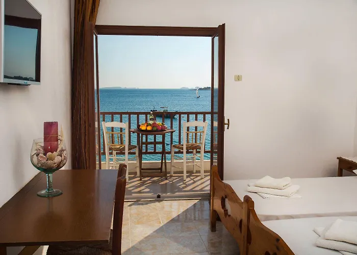 Petalides Apartamento *