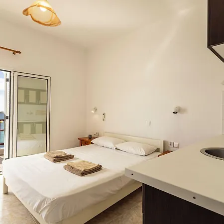 Apartament Petalides